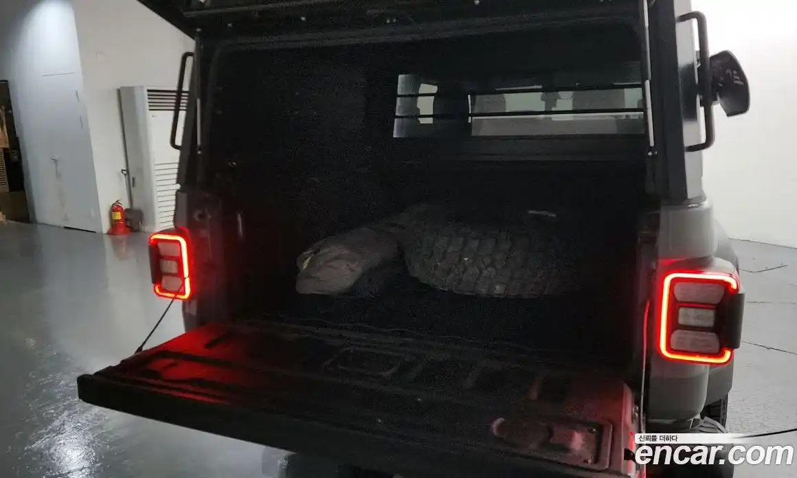 Jeep Gladiator 2021 3.6 Автомат в Москве № 215438, фото 19