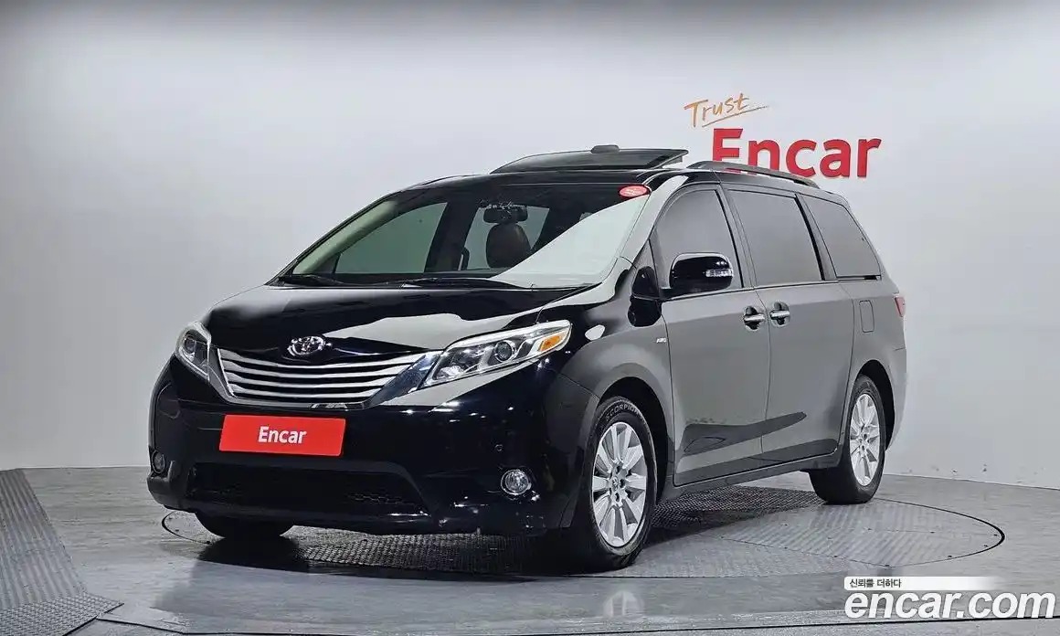 Toyota Sienna 2016 3.5 Автомат в Москве № 215535, фото 13
