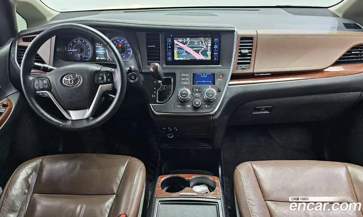 Toyota Sienna 2016 3.5 Автомат в Москве № 215535, фото 19