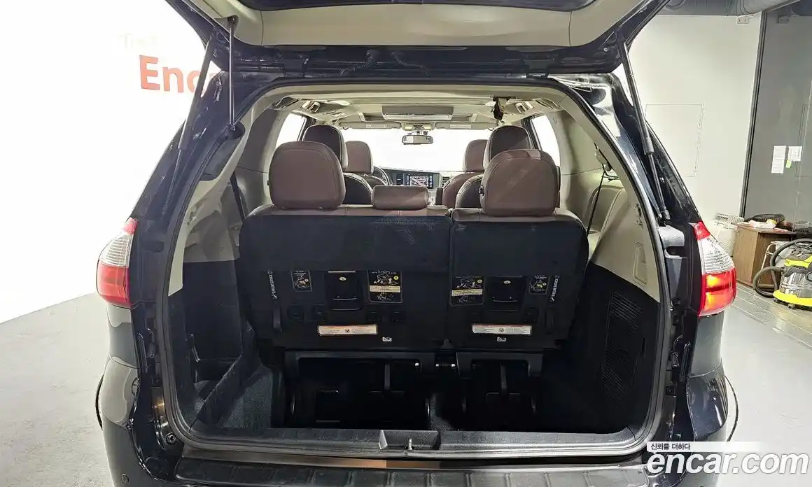 Toyota Sienna 2016 3.5 Автомат в Москве № 215535, фото 8