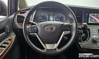 Toyota Sienna 2016 3.5 Автомат в Москве № 215535, миниатюра 10