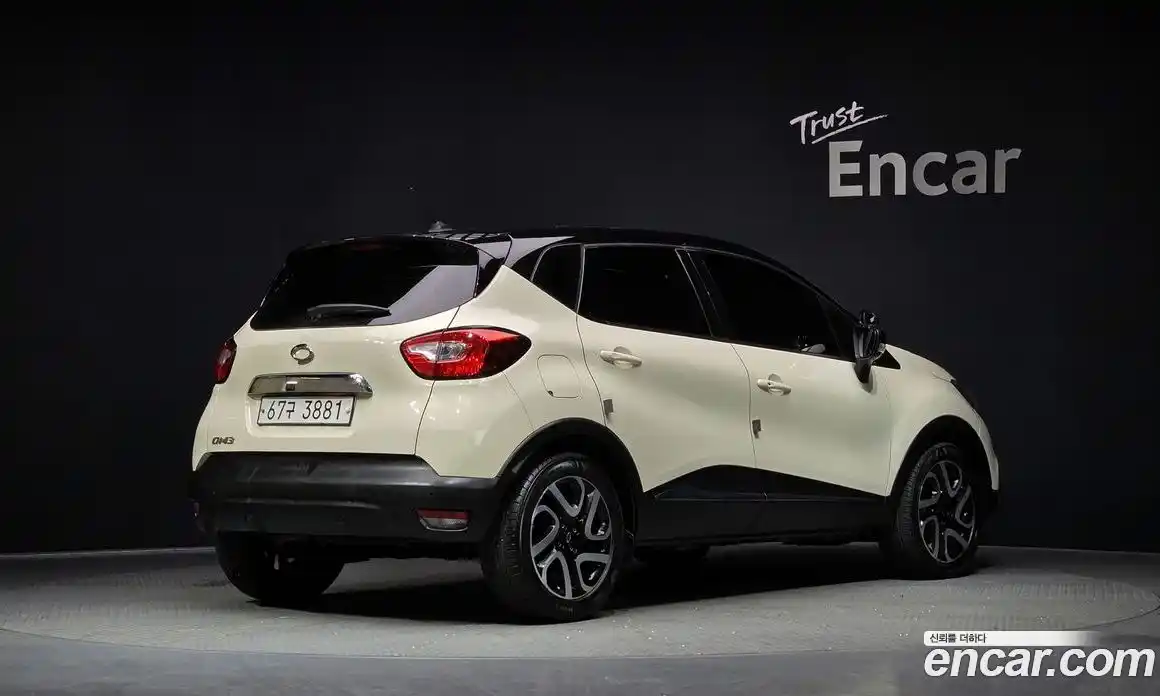 Renault QM3 2015 1.5 Автомат в Москве № 222865, фото 12