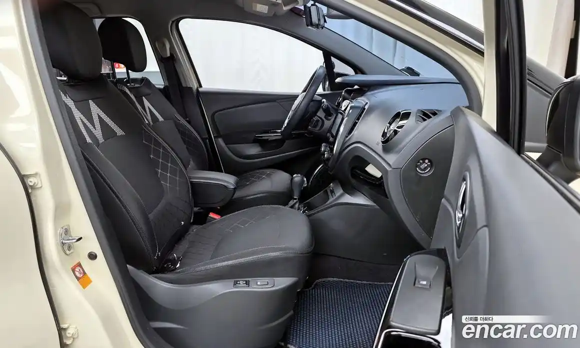 Renault QM3 2015 1.5 Автомат в Москве № 222865, фото 13