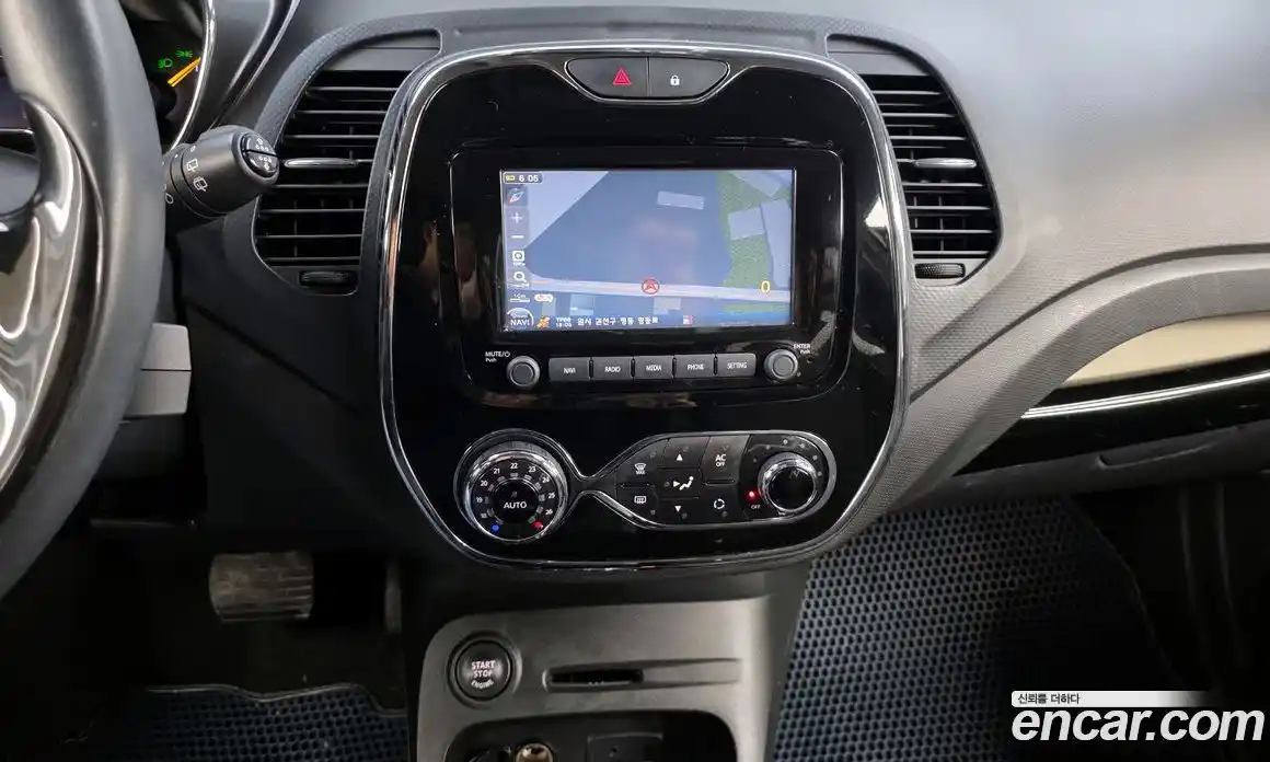 Renault QM3 2015 1.5 Автомат в Москве № 222865, фото 19