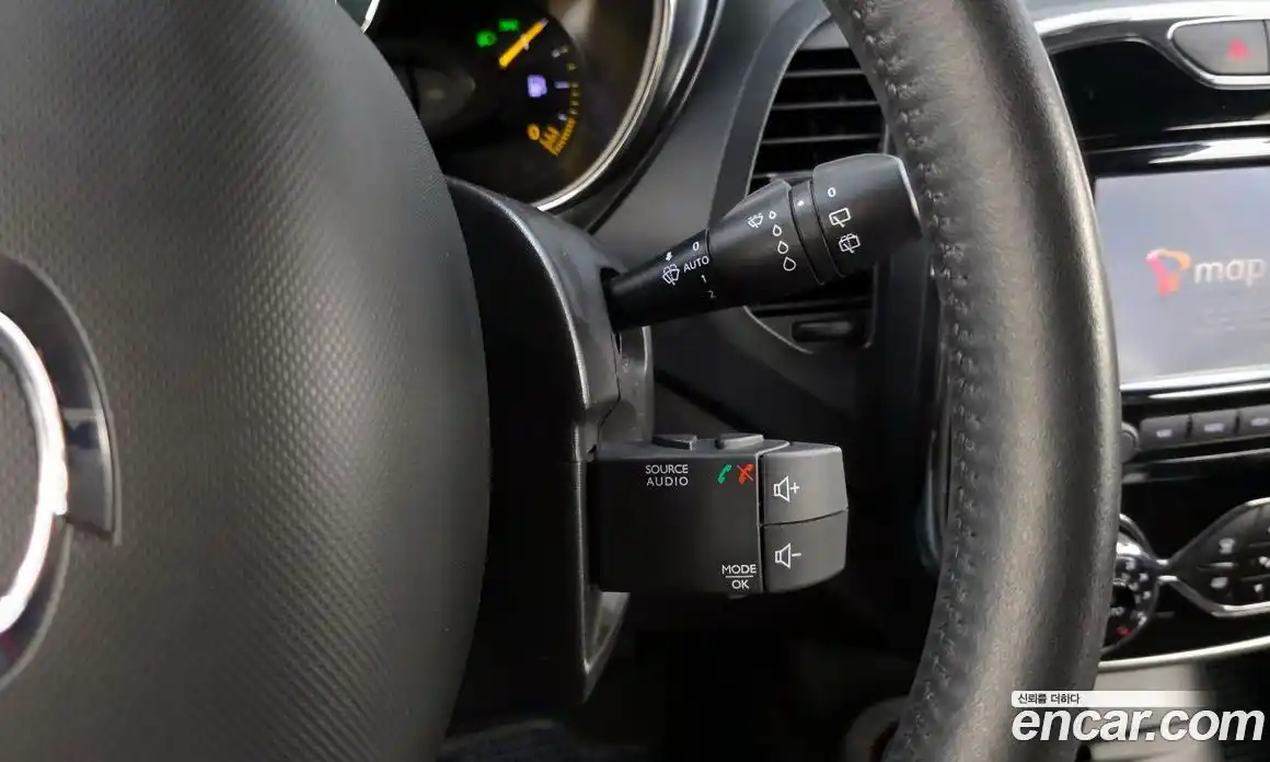 Renault QM3 2015 1.5 Автомат в Москве № 222865, фото 3