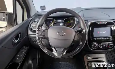 Renault QM3 2015 1.5 Автомат в Москве № 222865, миниатюра 6