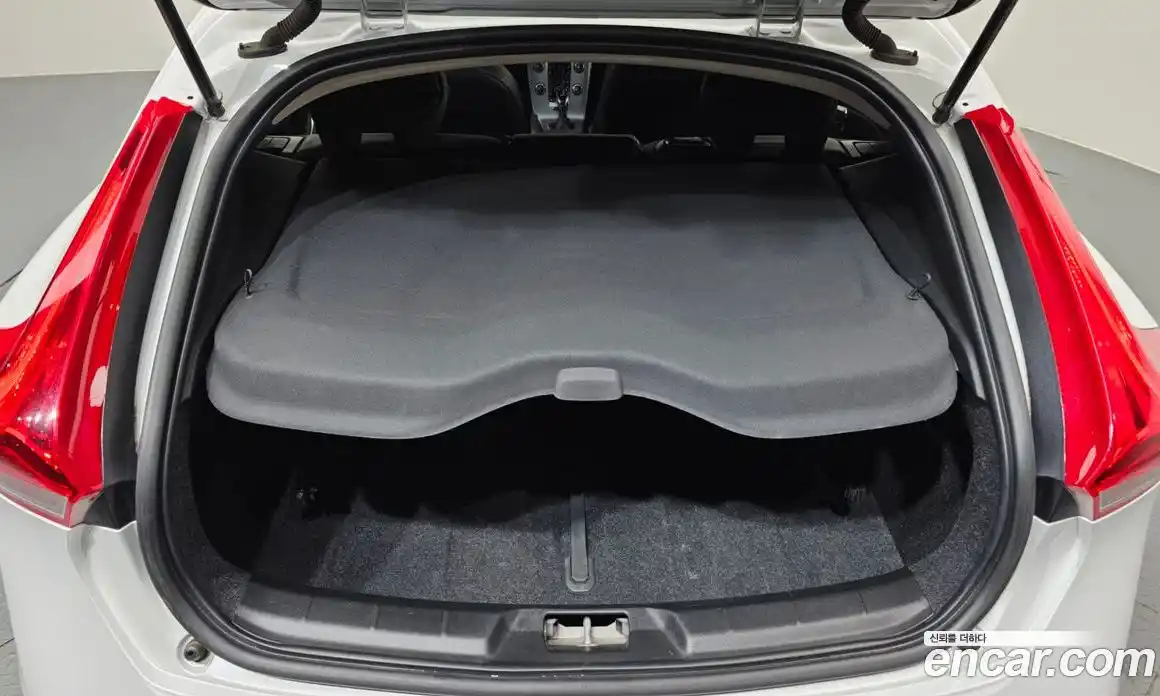 Volvo V40 2019 2.0 Автомат в Москве № 230497, фото 16