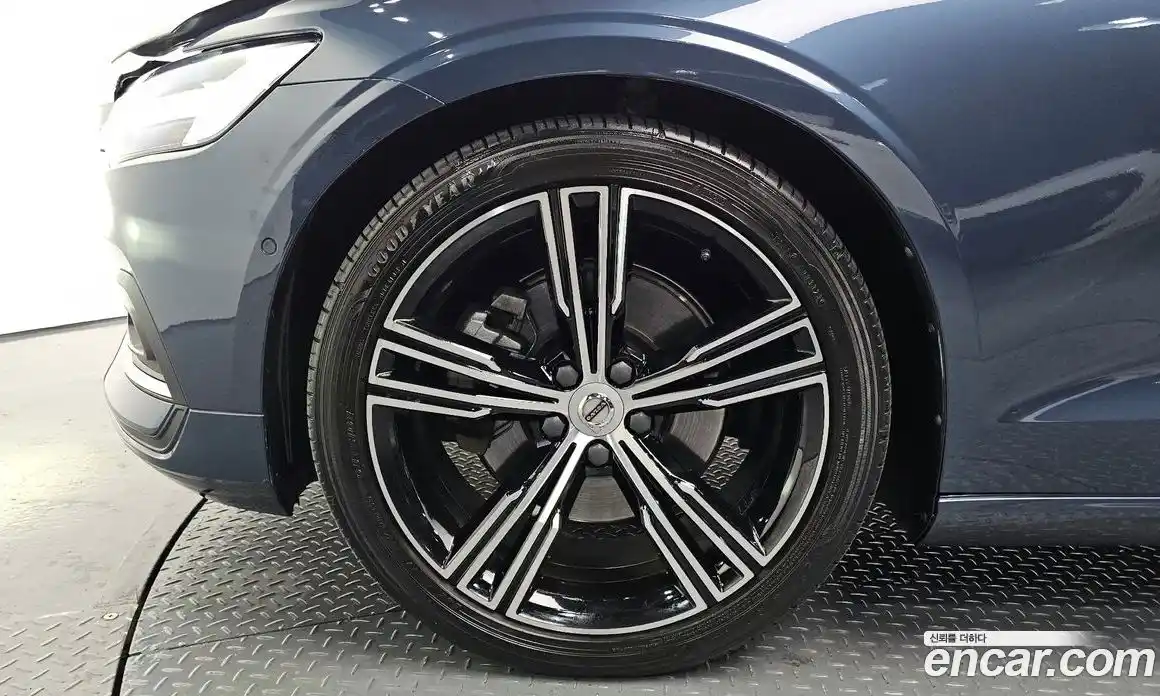 Volvo S60 2022 2.0 Автомат в Москве № 230574, фото 12