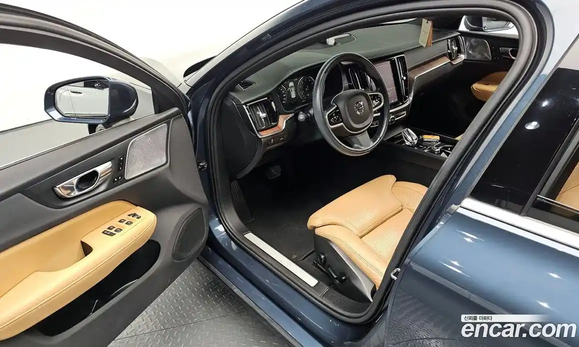 Volvo S60 2022 2.0 Автомат в Москве № 230574, фото 8