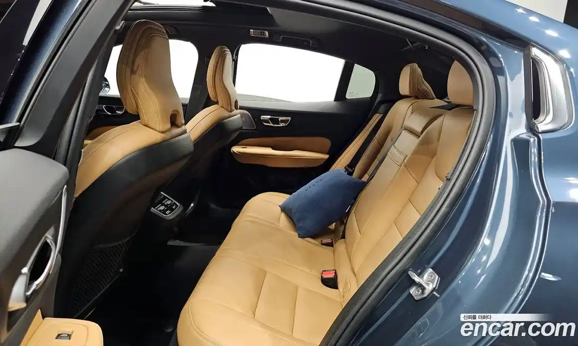 Volvo S60 2022 2.0 Автомат в Москве № 230574, фото 9