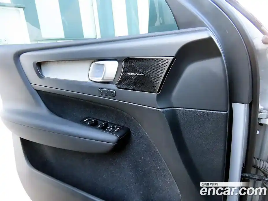 Volvo XC40 2019 2.0 Автомат в Москве № 230641, фото 11