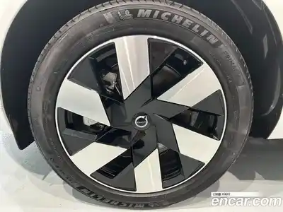 Volvo XC60 2025 2.0 Автомат в Москве № 230736, миниатюра 5