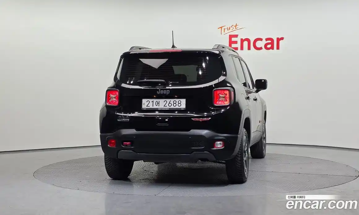 Jeep Renegade 2018 2.0 Автомат в Москве № 232289, фото 11