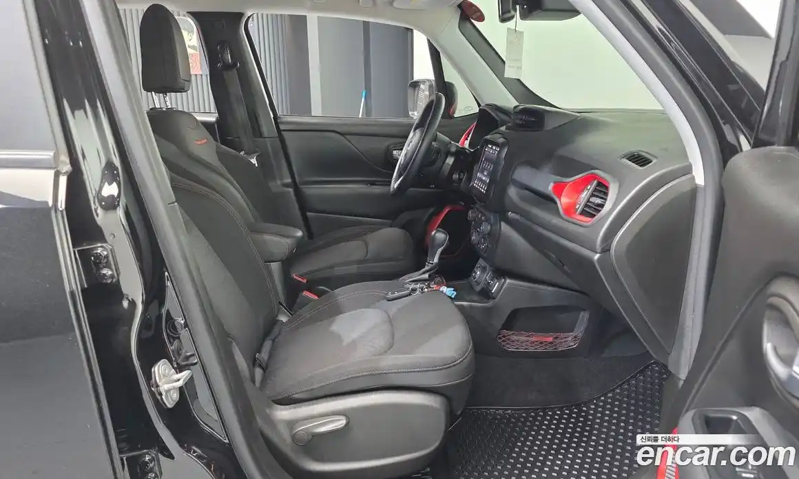 Jeep Renegade 2018 2.0 Автомат в Москве № 232289, фото 13