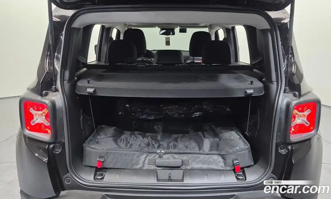 Jeep Renegade 2018 2.0 Автомат в Москве № 232289, фото 6