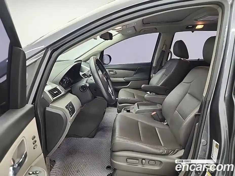 Honda Odyssey 2016 3.5 Автомат в Москве № 233001, фото 11