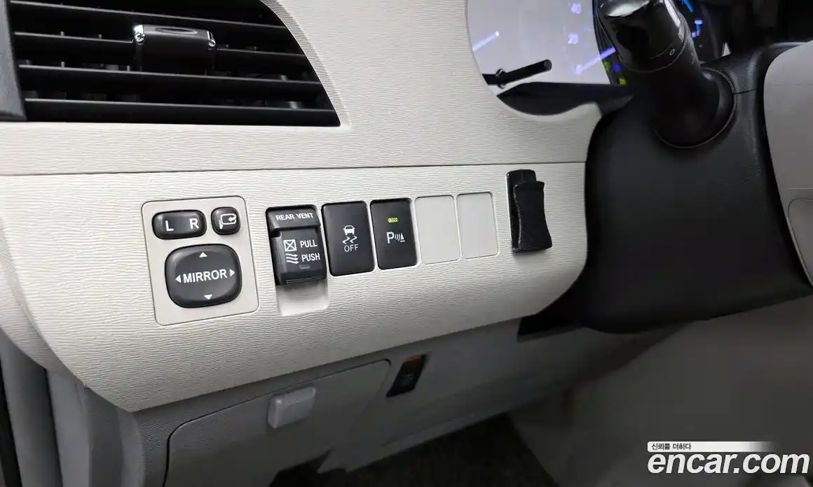 Toyota Sienna 2014 3.5 Автомат в Москве № 261903, фото 20