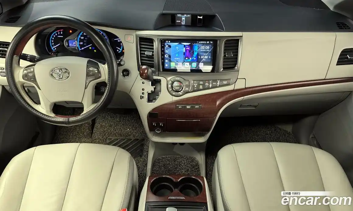 Toyota Sienna 2014 3.5 Автомат в Москве № 261903, фото 4