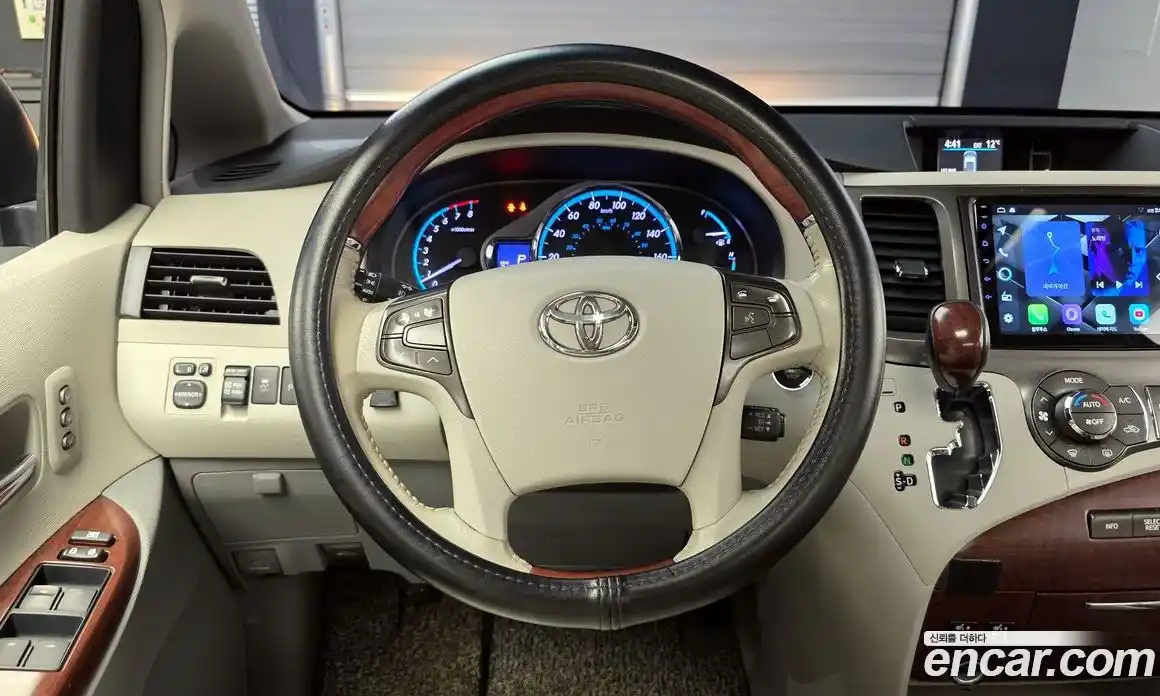 Toyota Sienna 2014 3.5 Автомат в Москве № 261903, фото 8