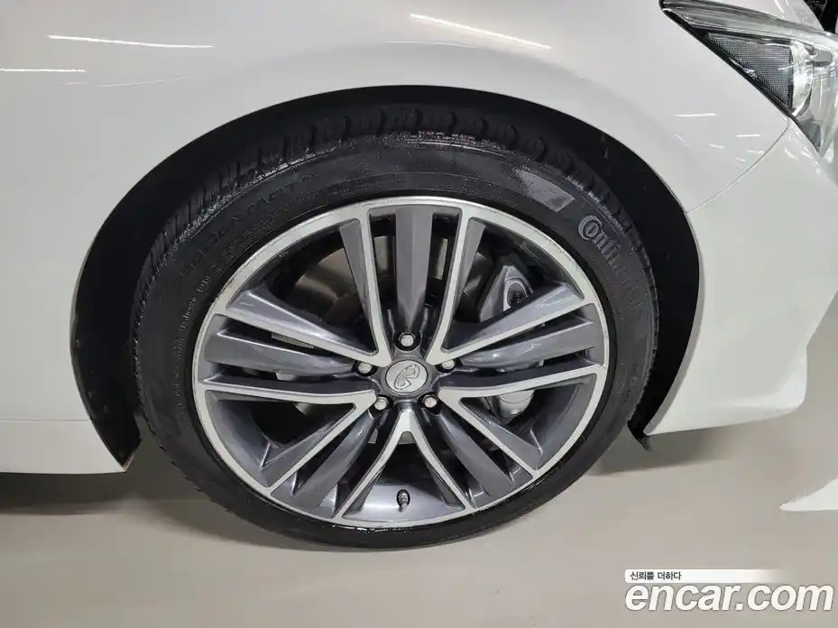 Infiniti Q50 2015 3.5 Автомат в Москве № 285331, фото 19