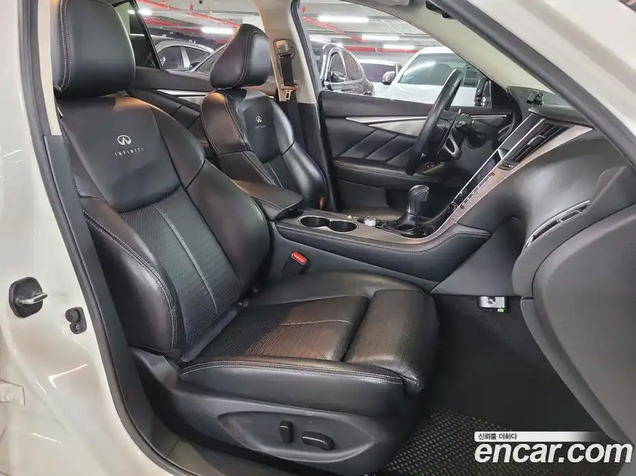 Infiniti Q50 2015 3.5 Автомат в Москве № 285331, фото 8