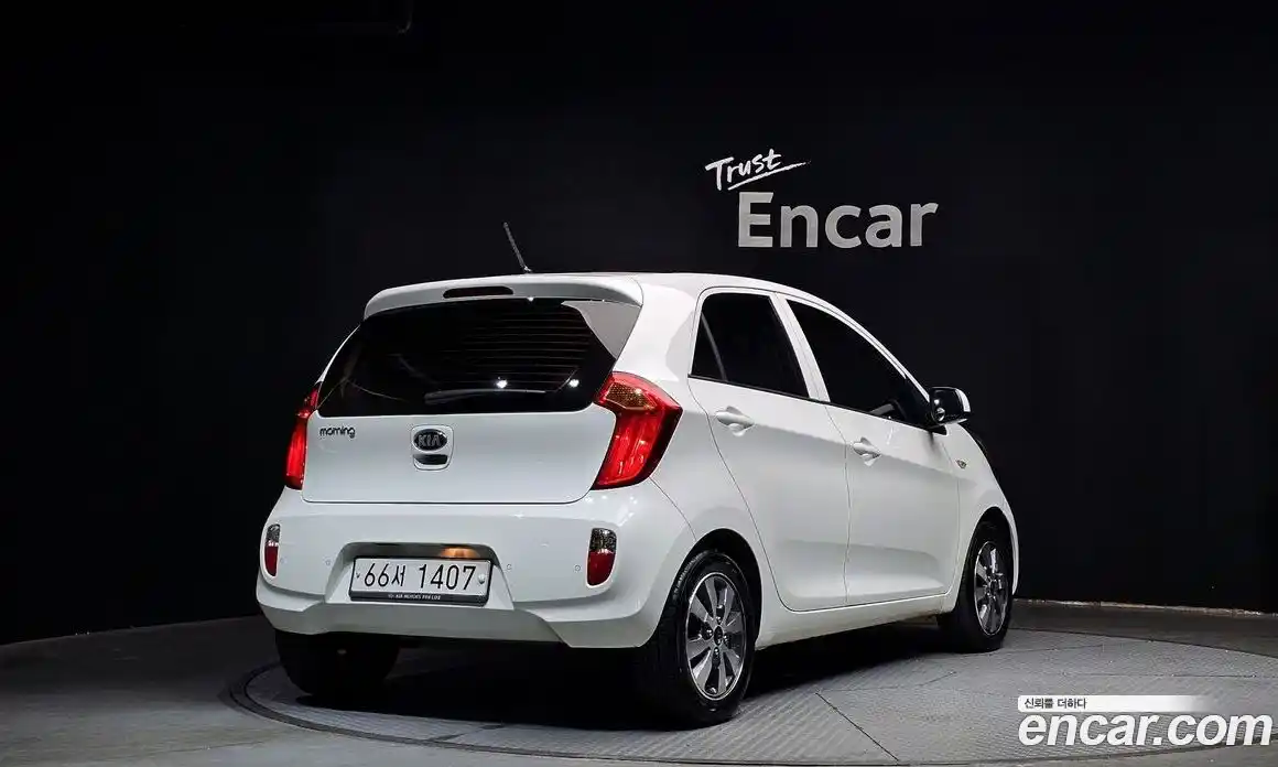 Kia Morning 2013 1.0 Автомат в Москве № 288355, фото 10