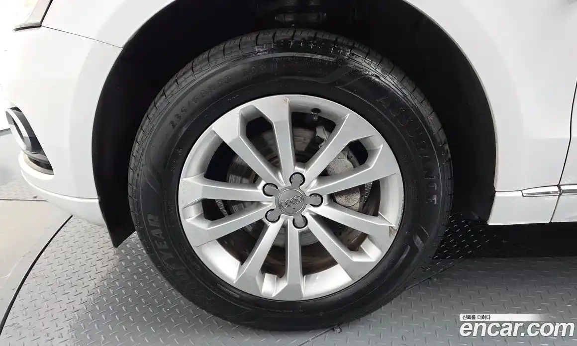 Audi Q5 2015 2.0 Автомат в Москве № 293365, фото 4