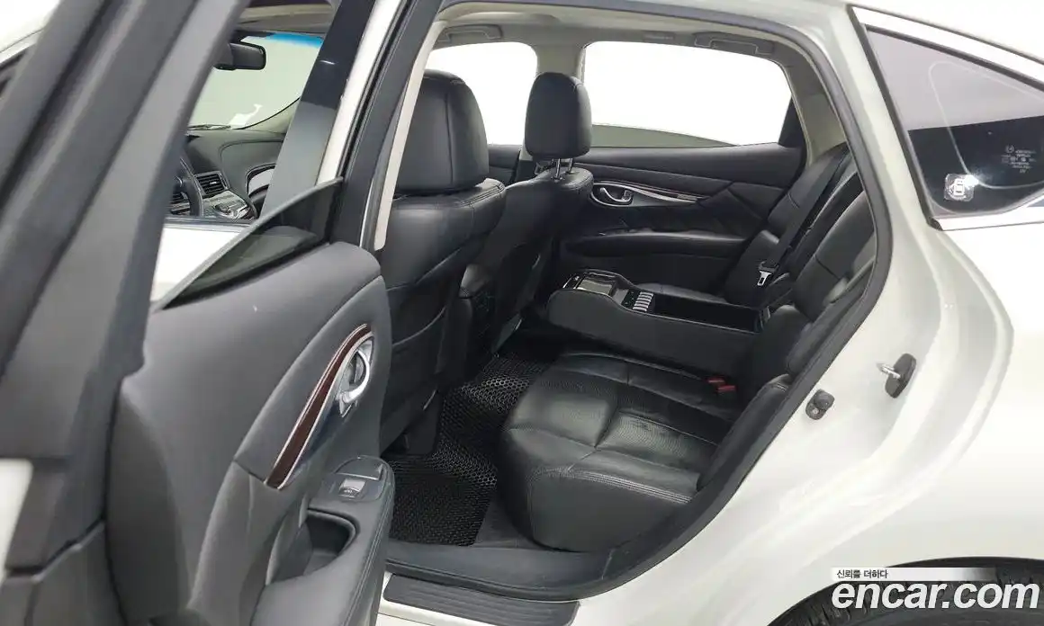 Infiniti M 2011 3.7 Автомат в Москве № 295910, фото 16