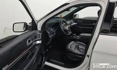 Ford Explorer 2019 2.3 Автомат в Москве № 303191, миниатюра 3