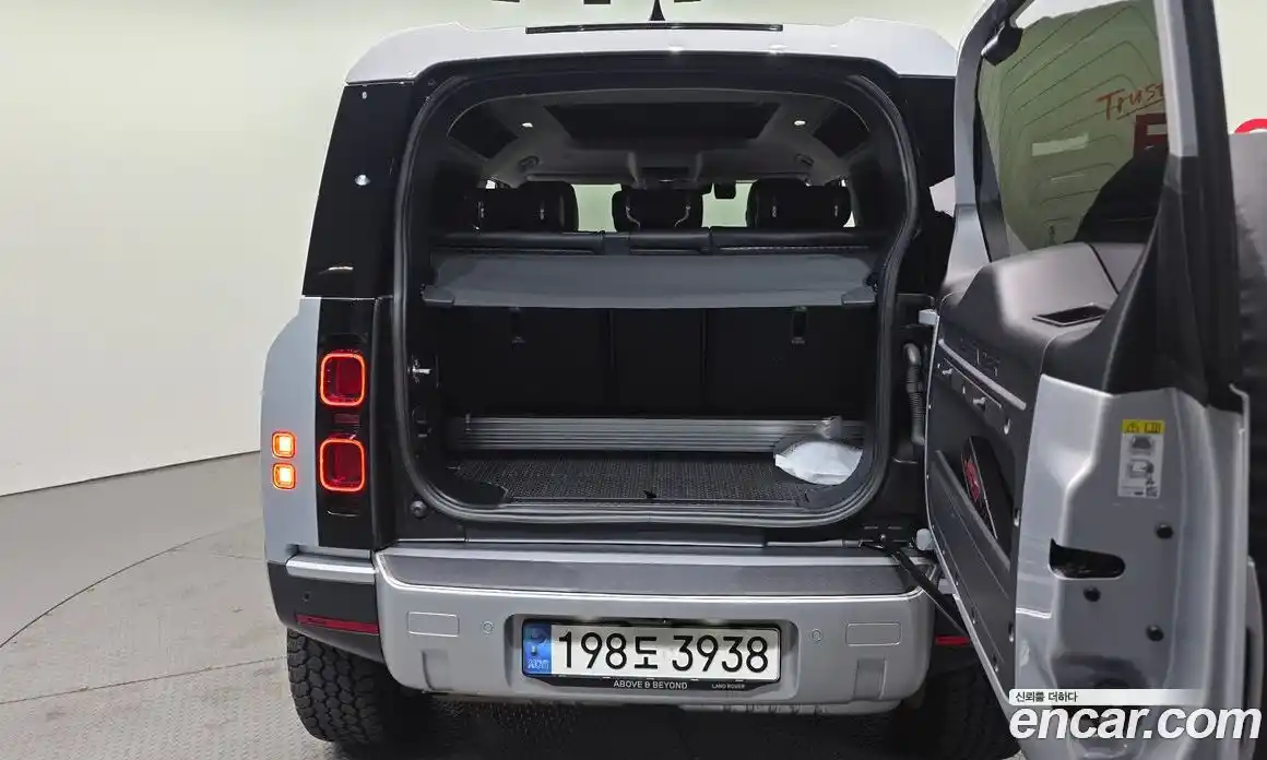 Land Rover Defender 2023 3.0 Автомат в Москве № 315459, фото 20