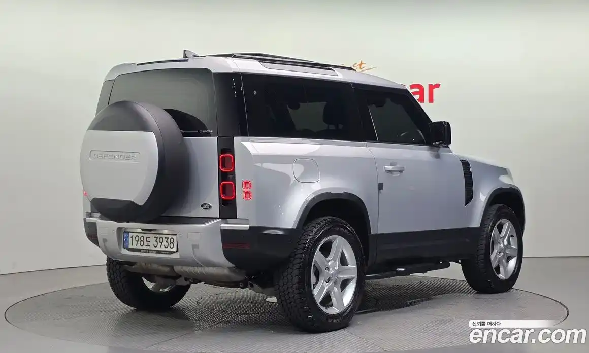 Land Rover Defender 2023 3.0 Автомат в Москве № 315459, фото 2