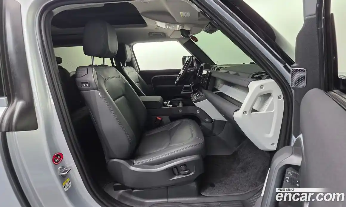 Land Rover Defender 2023 3.0 Автомат в Москве № 315459, фото 10