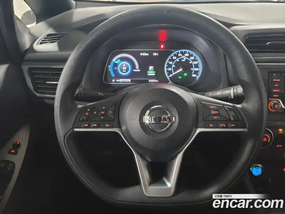 Nissan Leaf 2019 0.1 Автомат в Москве № 326499, фото 9