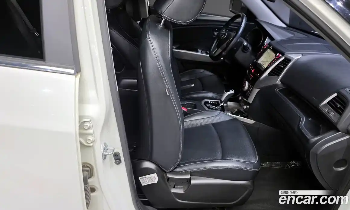 SsangYong TIBOLI 2016 1.6 Автомат в Москве № 36385, фото 3