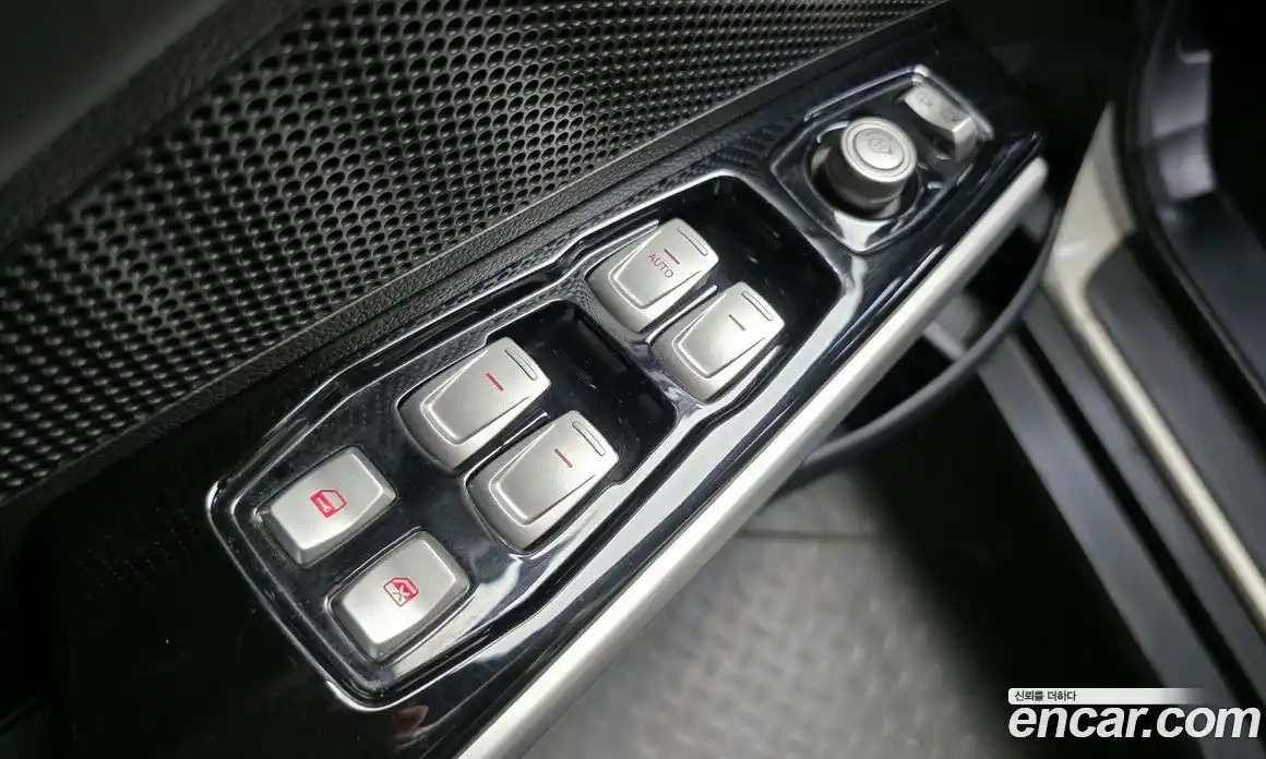 SsangYong TIBOLI 2016 1.6 Автомат в Москве № 36385, фото 9