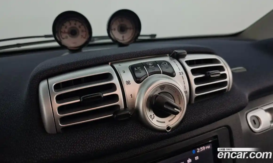 Smart Fortwo 2015 1.0 Автомат в Москве № 376060, фото 19