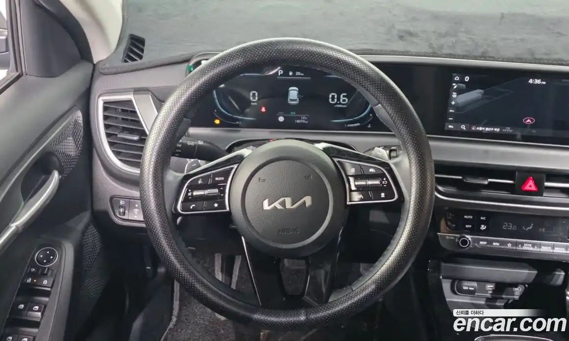 Kia Seltos 2024 2.0 Автомат в Москве № 383560, фото 13