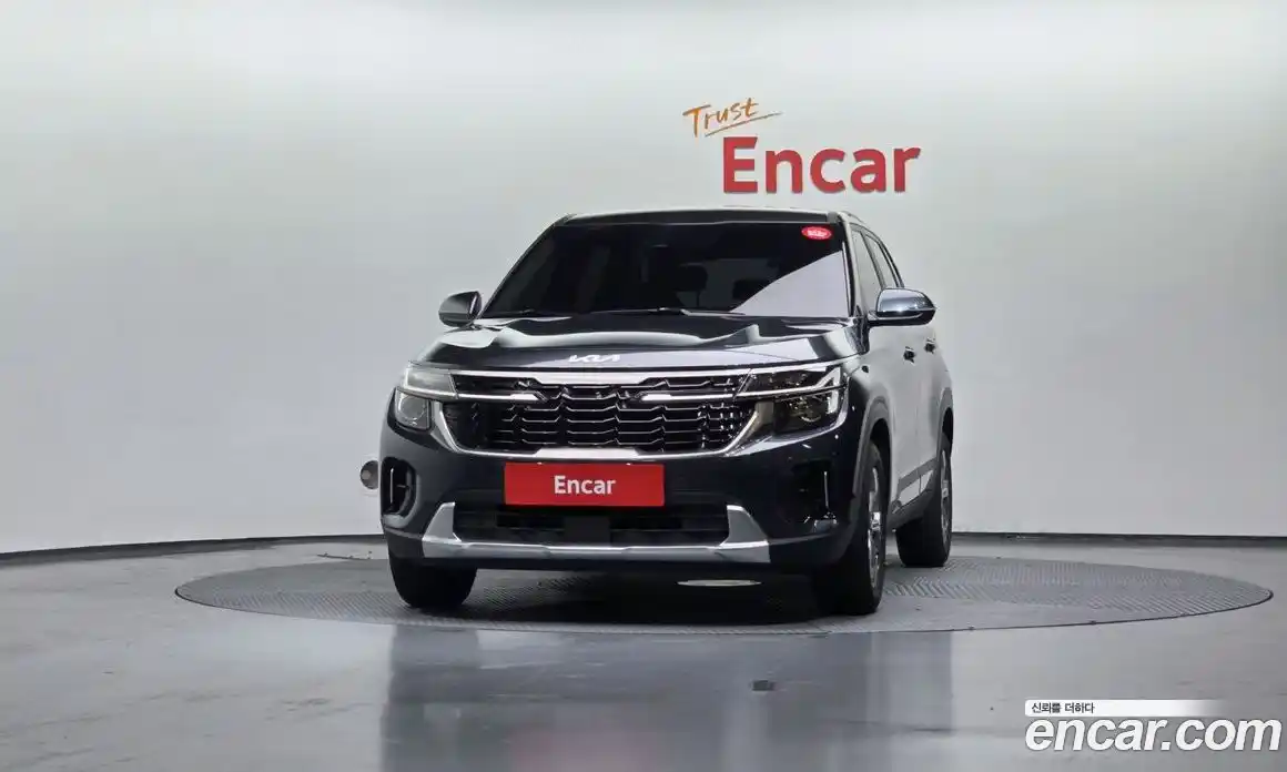 Kia Seltos 2024 2.0 Автомат в Москве № 383560, фото 3