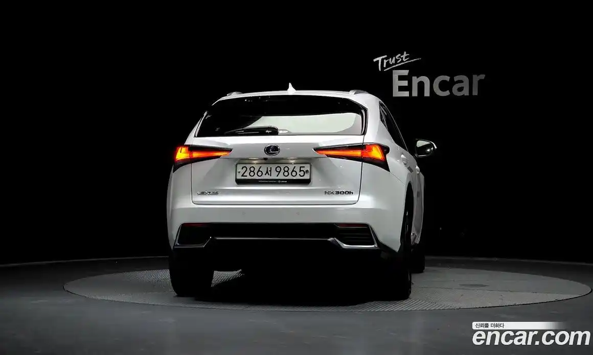 Lexus NX 2020 2.5 Автомат в Москве № 398276, фото 4