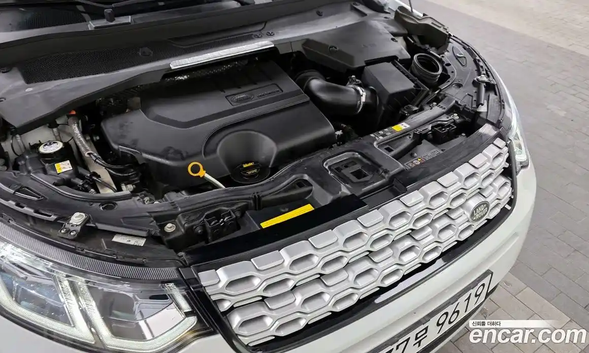 Land Rover Discovery Sport 2023 2.0 Автомат в Москве № 416199, фото 6