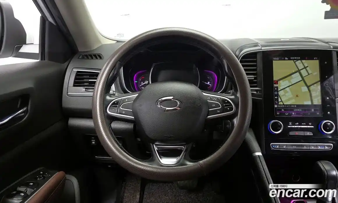 Renault QM6 2017 2.0 Автомат в Москве № 423562, фото 13