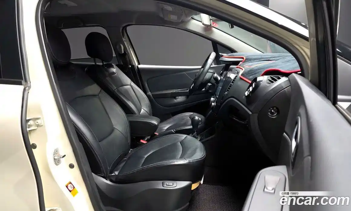 Renault QM3 2015 1.5 Автомат в Москве № 423756, фото 11