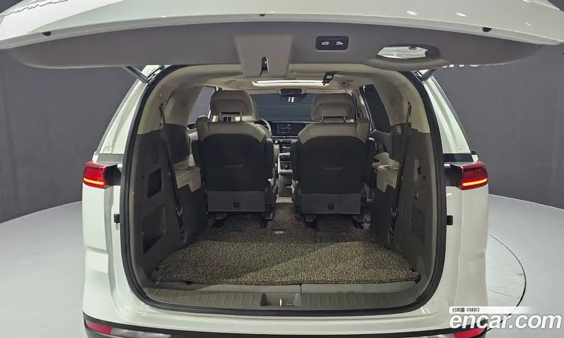 Kia Canival 2023 2.2 Автомат в Москве № 461477, фото 20