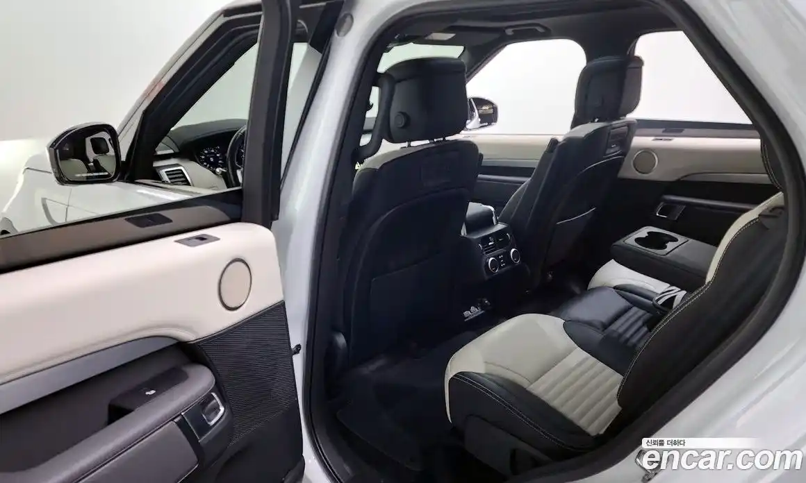 Land Rover Discovery 2022 3.0 Автомат в Москве № 471083, фото 11