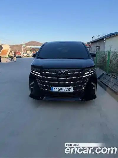 Toyota Alphard, 2025