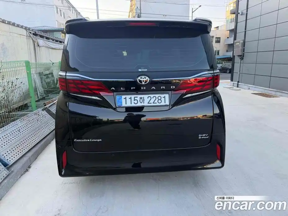 Toyota Alphard 2025 2.5 Автомат в Москве № 473115, фото 3