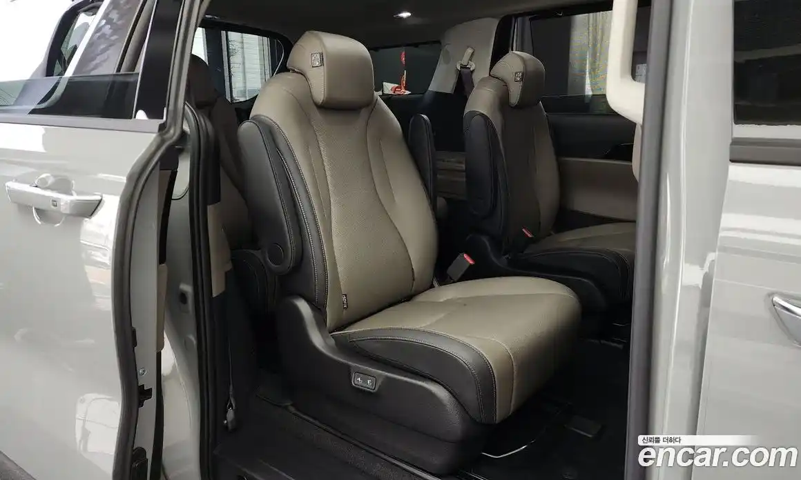 Kia Canival 2025 3.5 Автомат в Москве № 54337, фото 4