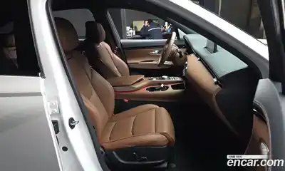 Genesis GV70 2024 2.5 Автомат в Москве № 59088, миниатюра 2