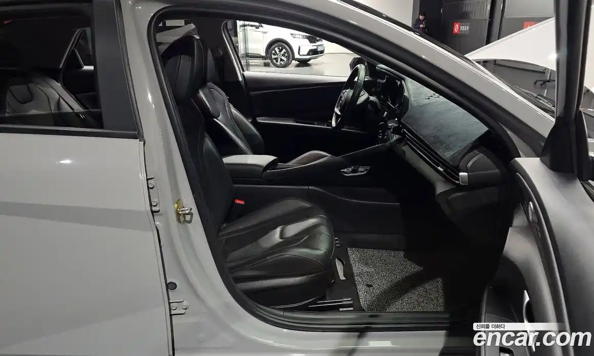 Hyundai Avante 2023 1.6 Автомат в Москве № 6096, фото 11