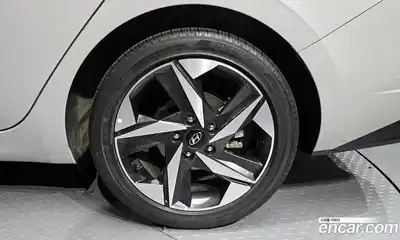 Hyundai Avante 2023 1.6 Автомат в Москве № 6096, миниатюра 5